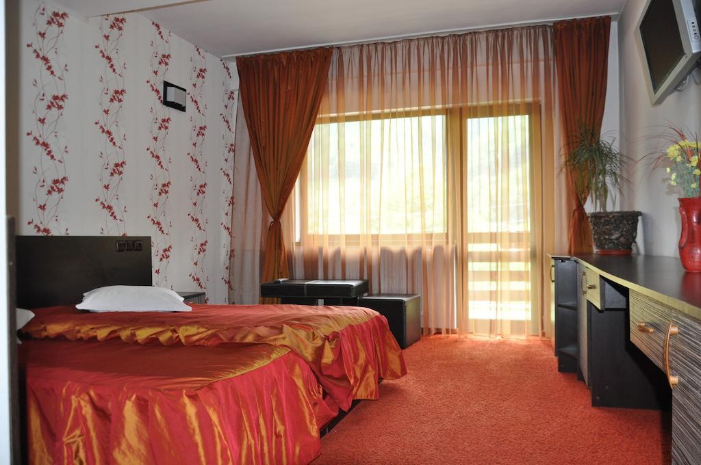 Pensiunea Valahia Brezoi Quarto foto