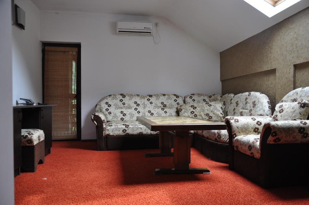 Pensiunea Valahia Brezoi Quarto foto